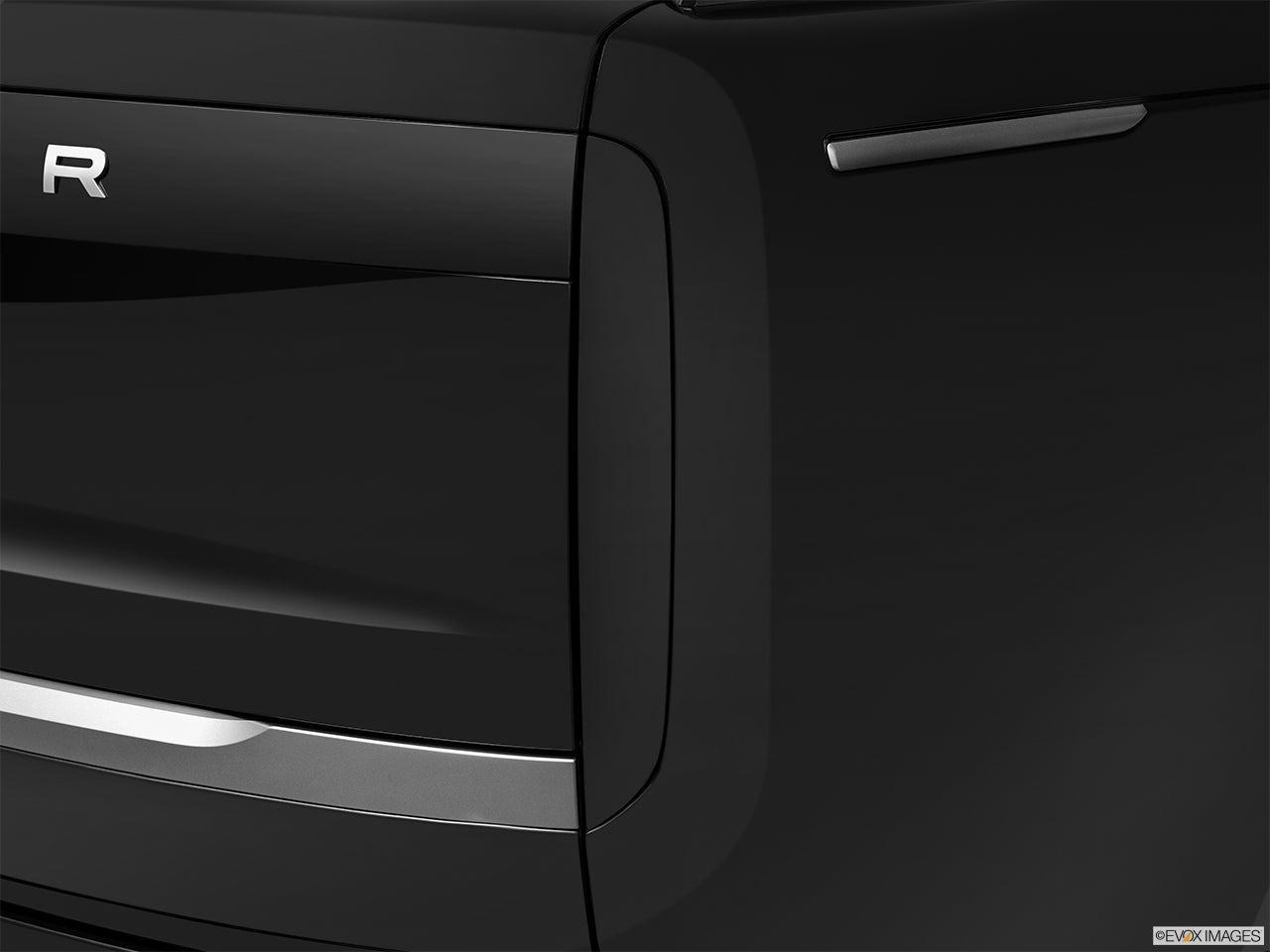 2025 Land Rover Range Rover photo