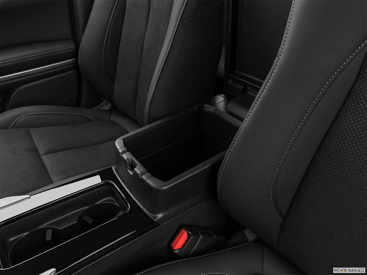 2024 Mitsubishi Eclipse Cross photo