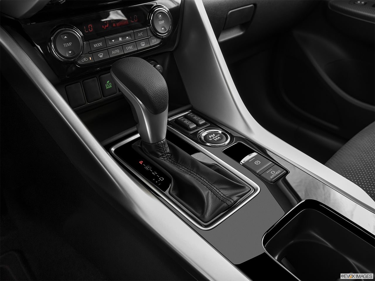 2024 Mitsubishi Eclipse Cross photo