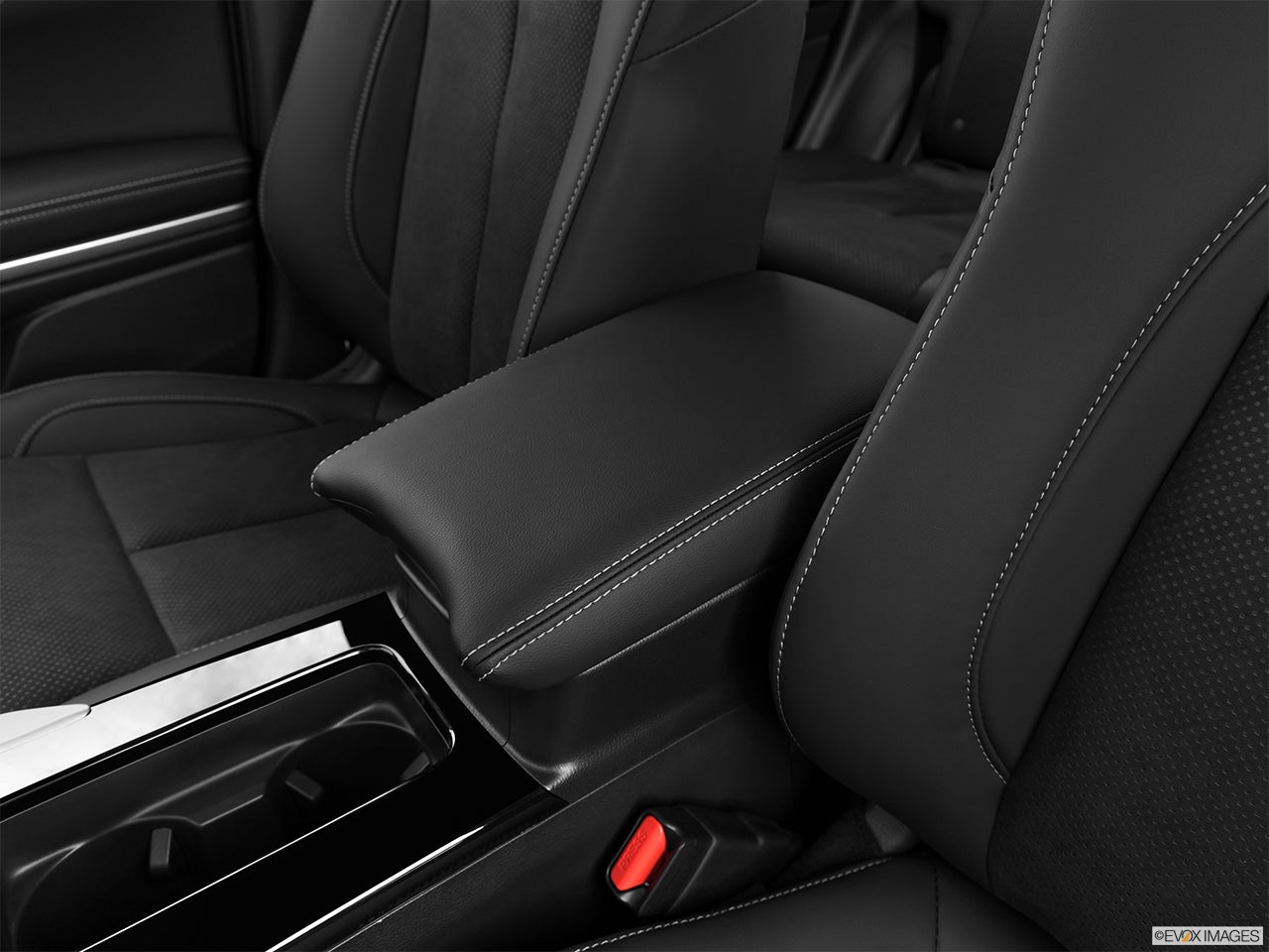 2024 Mitsubishi Eclipse Cross photo