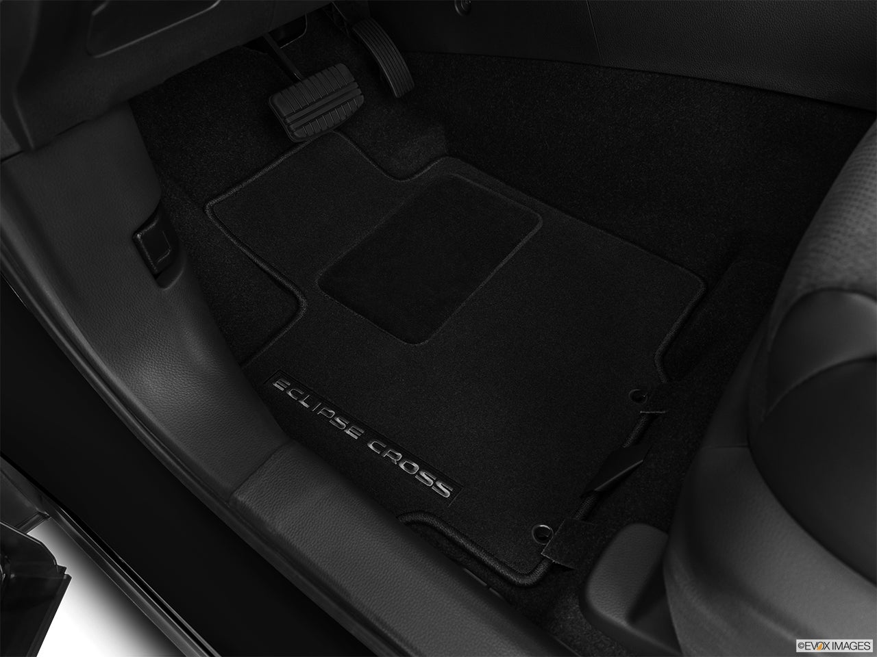 2024 Mitsubishi Eclipse Cross photo
