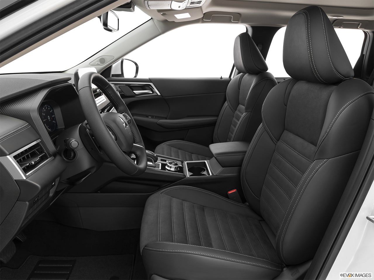2025 Mitsubishi Outlander photo