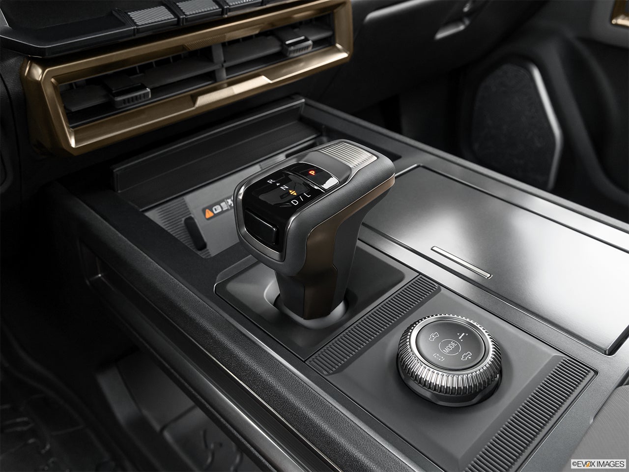 2025 GMC HUMMER EV photo