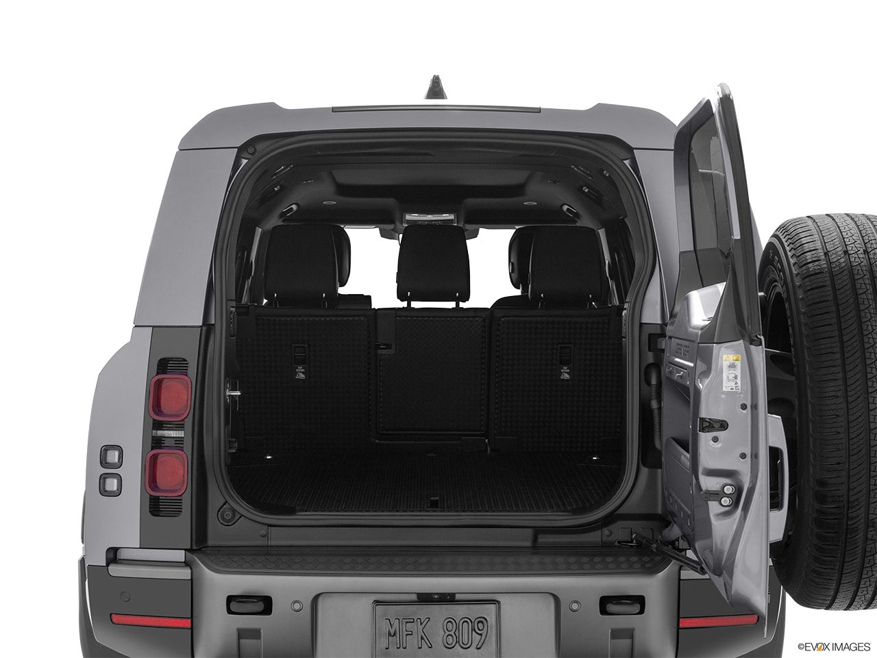 2024 Land Rover Defender photo