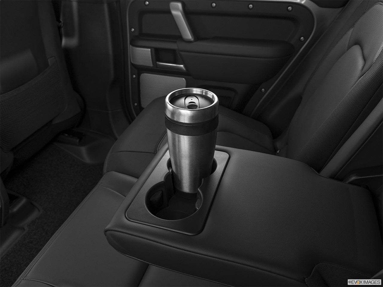 2024 Land Rover Defender photo