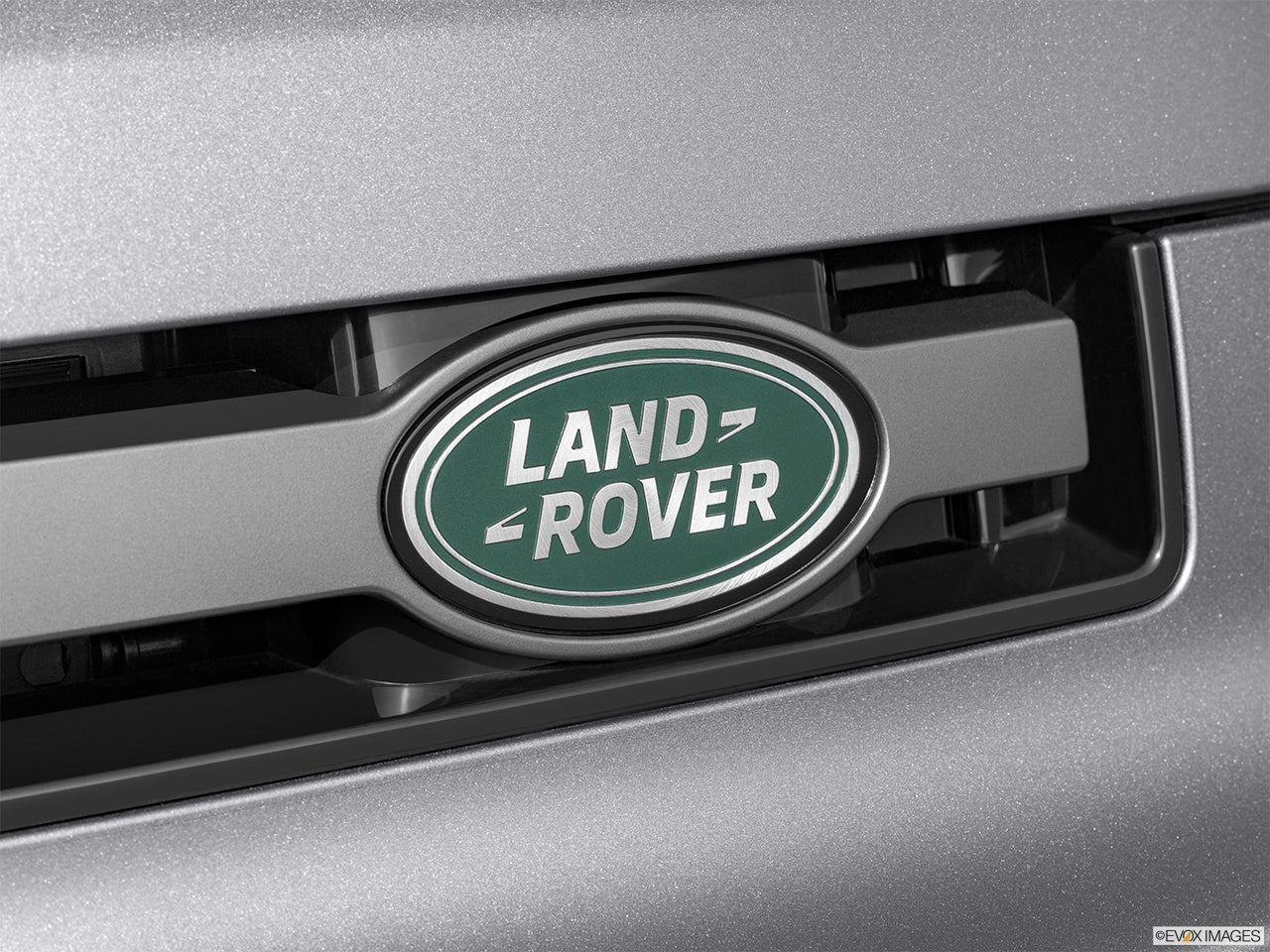 2024 Land Rover Defender photo