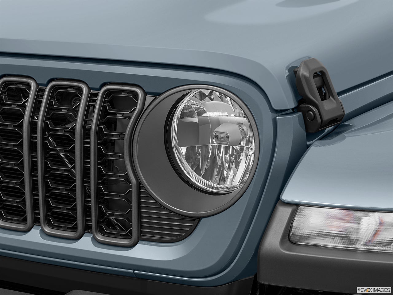 2024 Jeep Gladiator photo