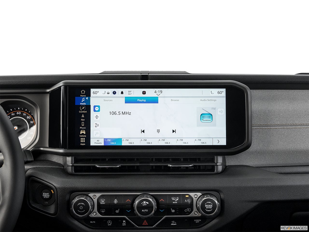 2024 Jeep Gladiator photo