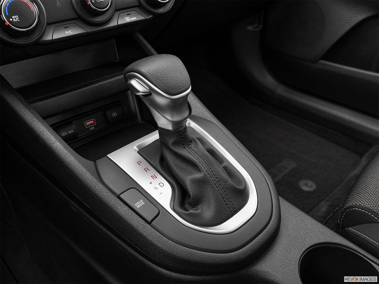 2024 Kia Forte photo