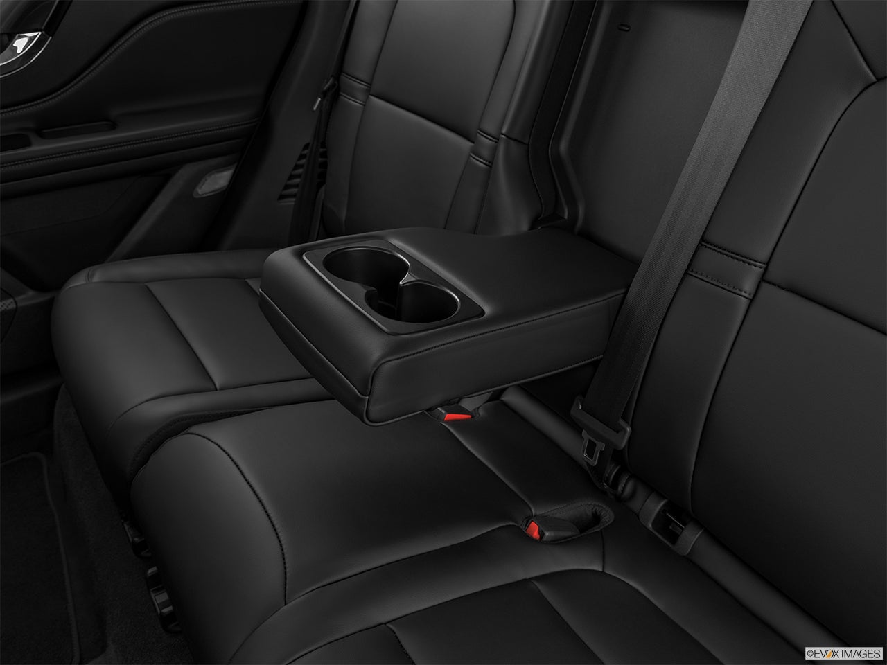 2024 Lincoln Corsair photo