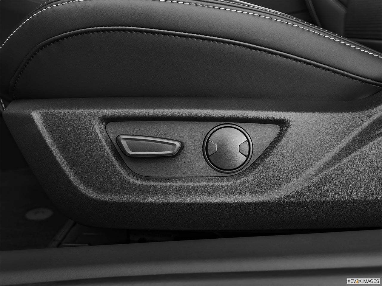 2024 Ford Mustang photo