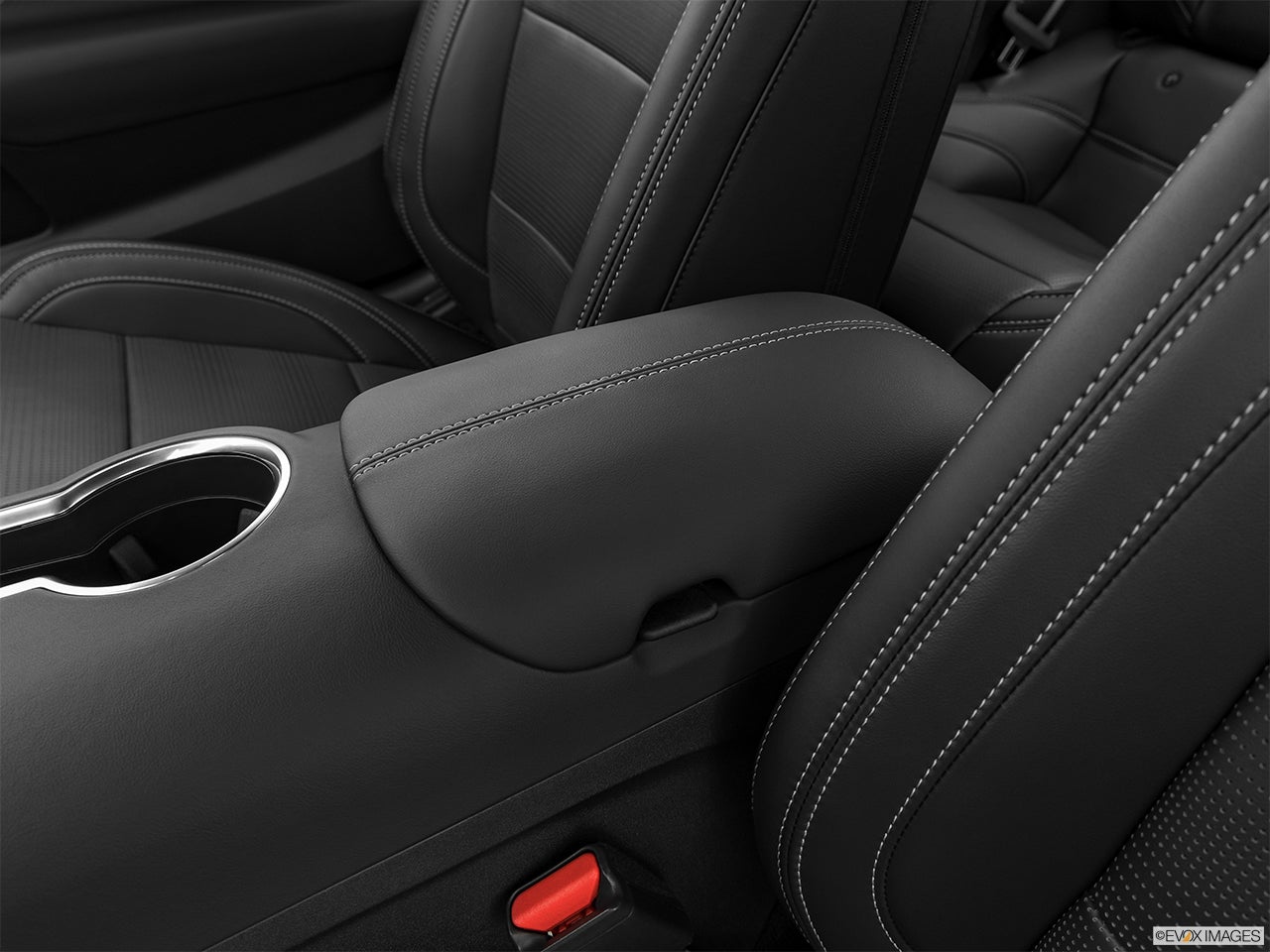 2024 Ford Mustang photo