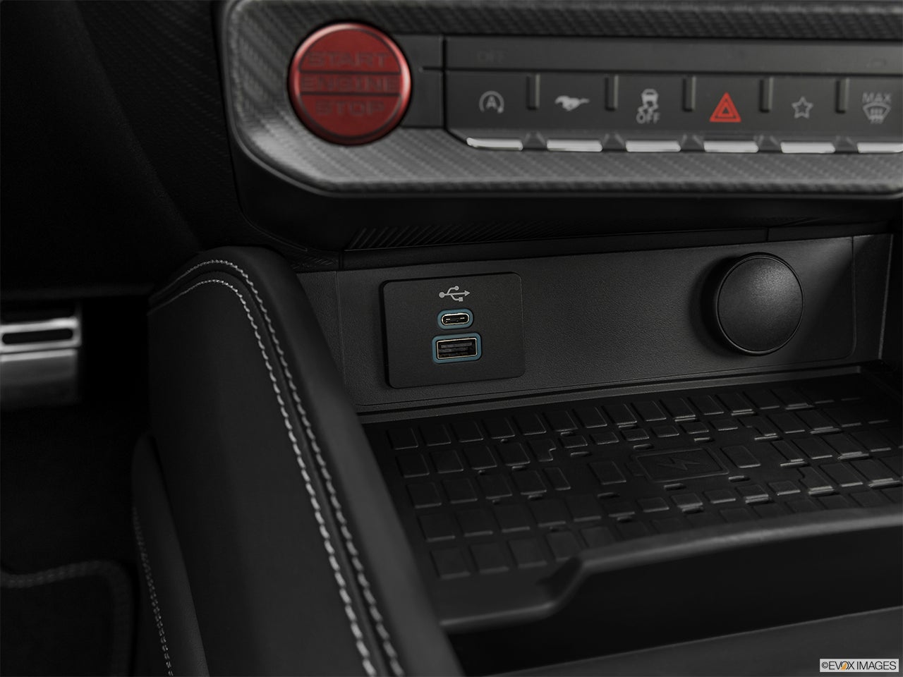2024 Ford Mustang photo