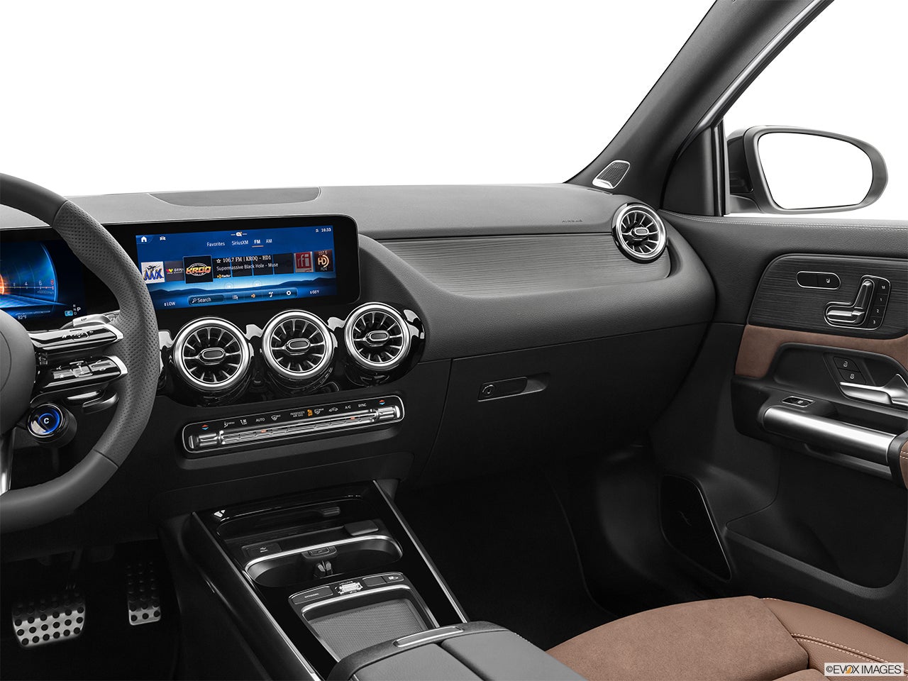 2024 Mercedes-Benz GLA photo