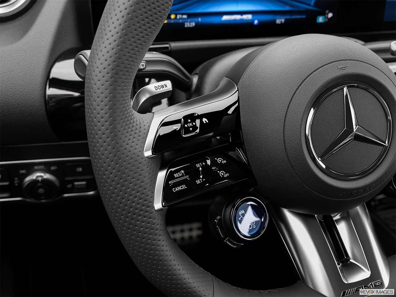 2024 Mercedes-Benz GLA photo