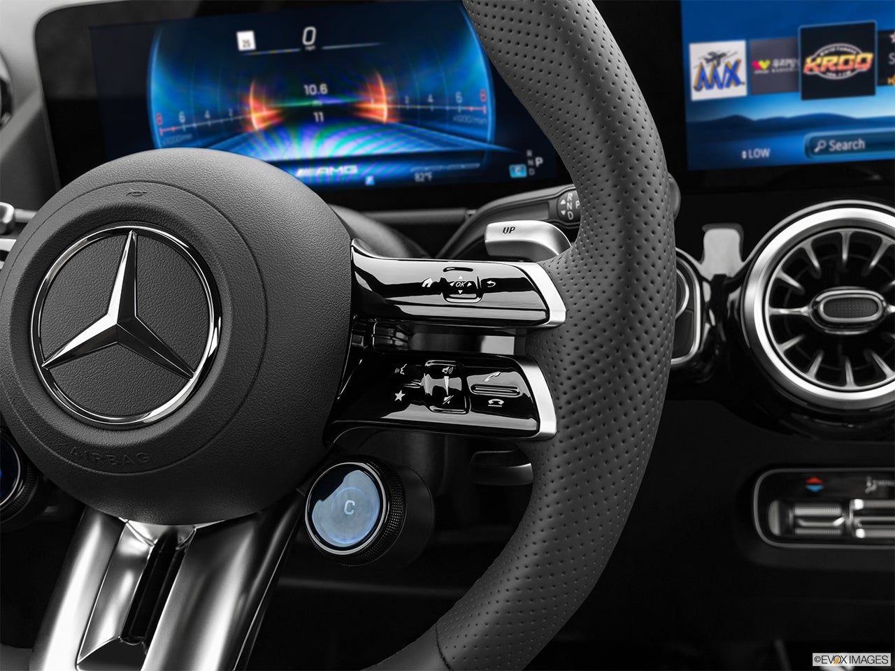 2024 Mercedes-Benz GLA photo