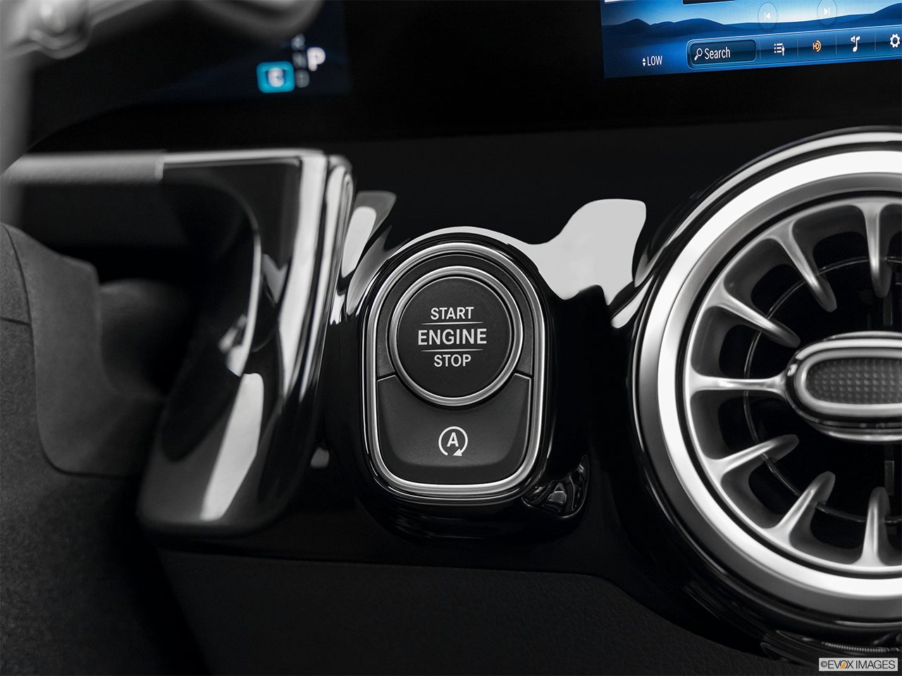 2024 Mercedes-Benz GLA photo