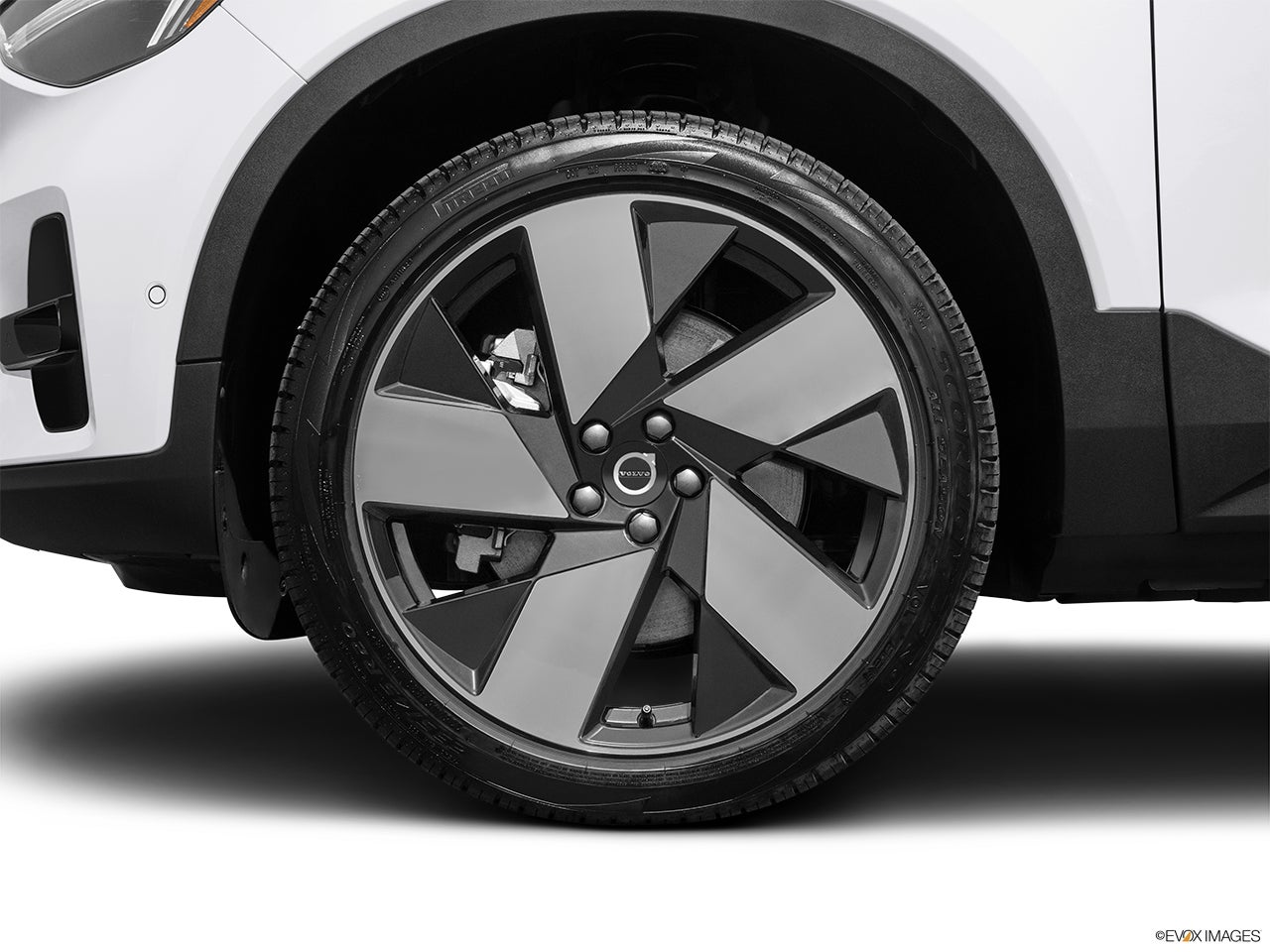 2024 Volvo C40 Recharge photo