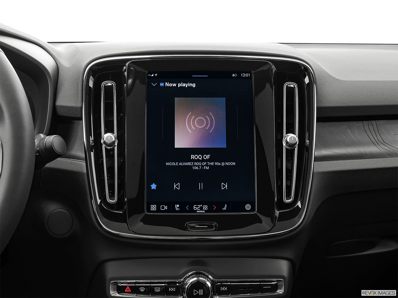 2024 Volvo C40 Recharge photo