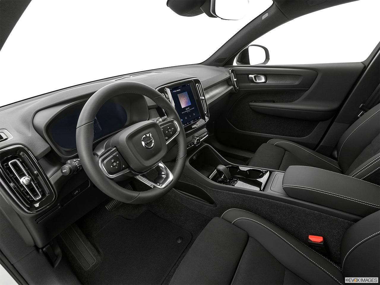 2024 Volvo C40 Recharge photo