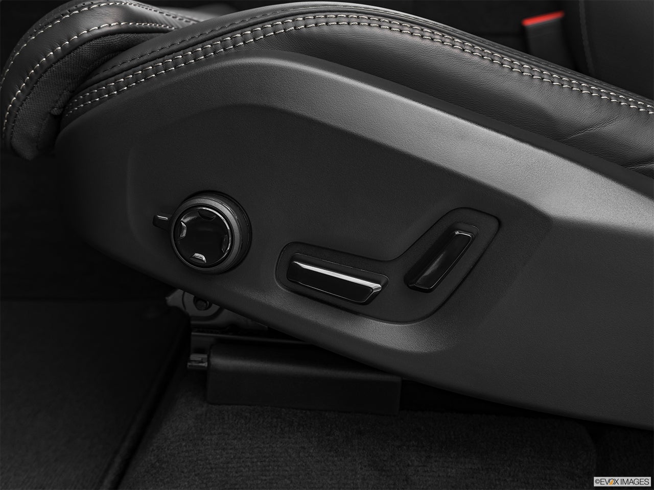 2024 Volvo XC60 Recharge photo