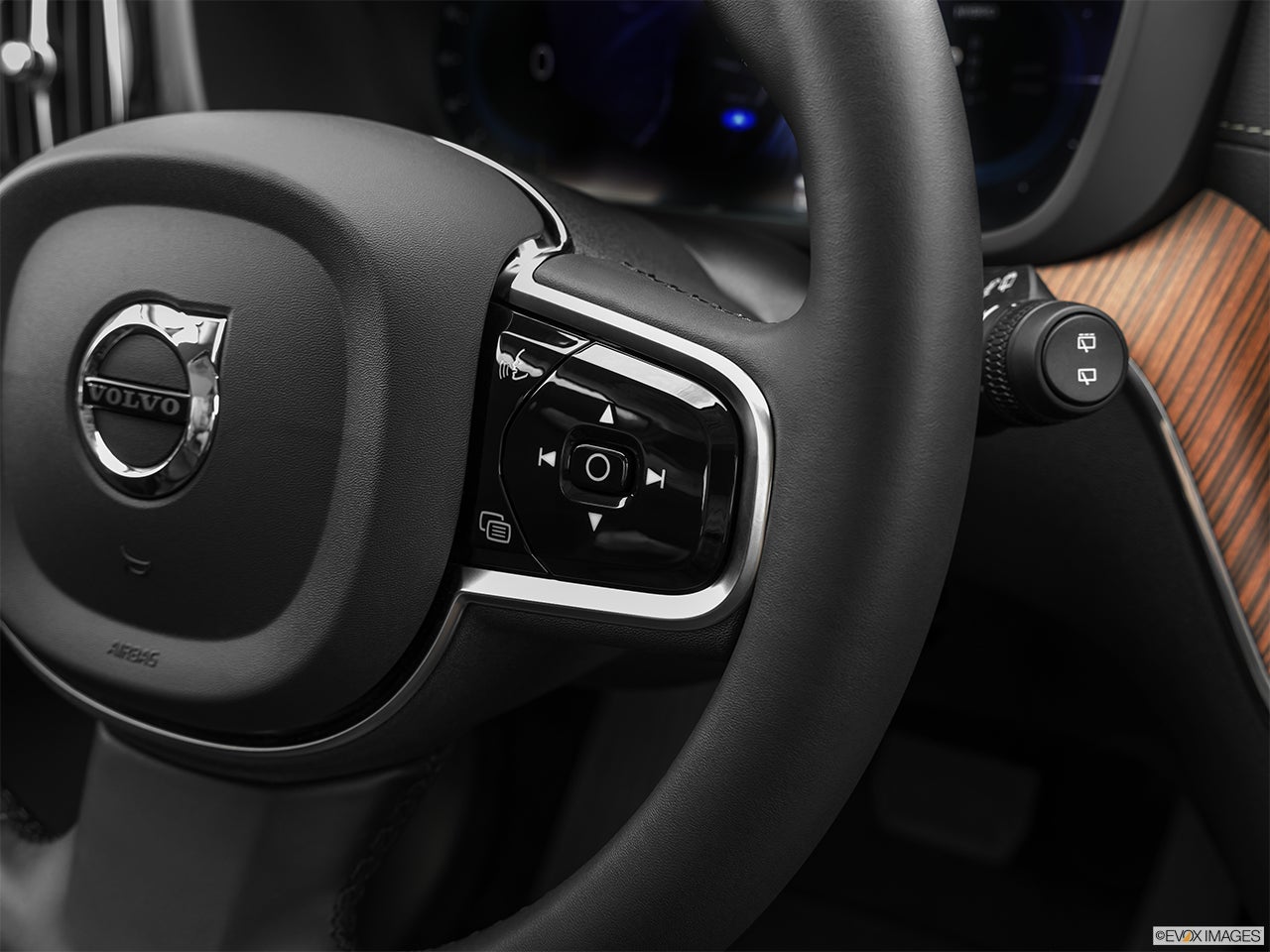 2024 Volvo XC60 Recharge photo