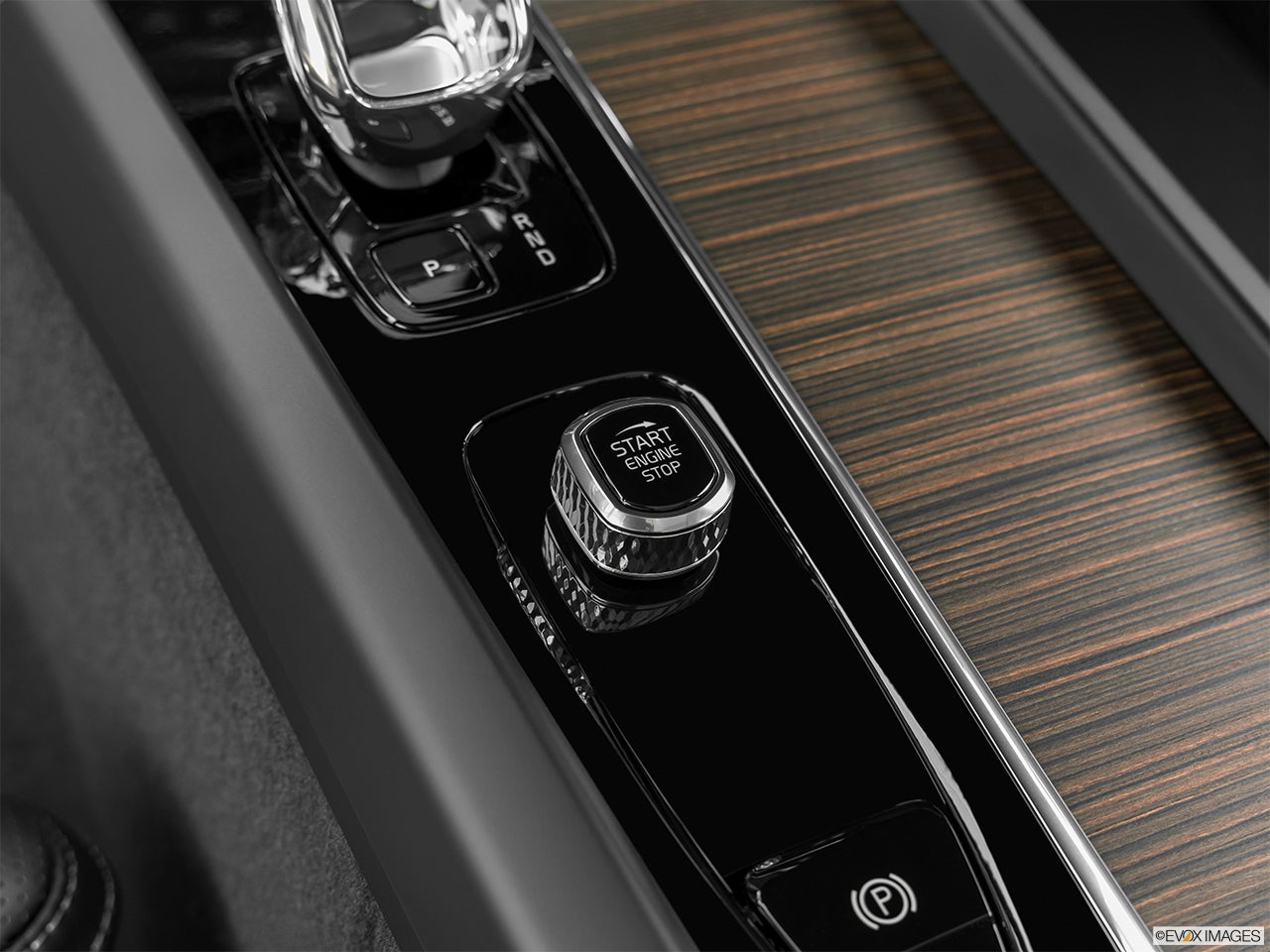 2024 Volvo XC60 Recharge photo