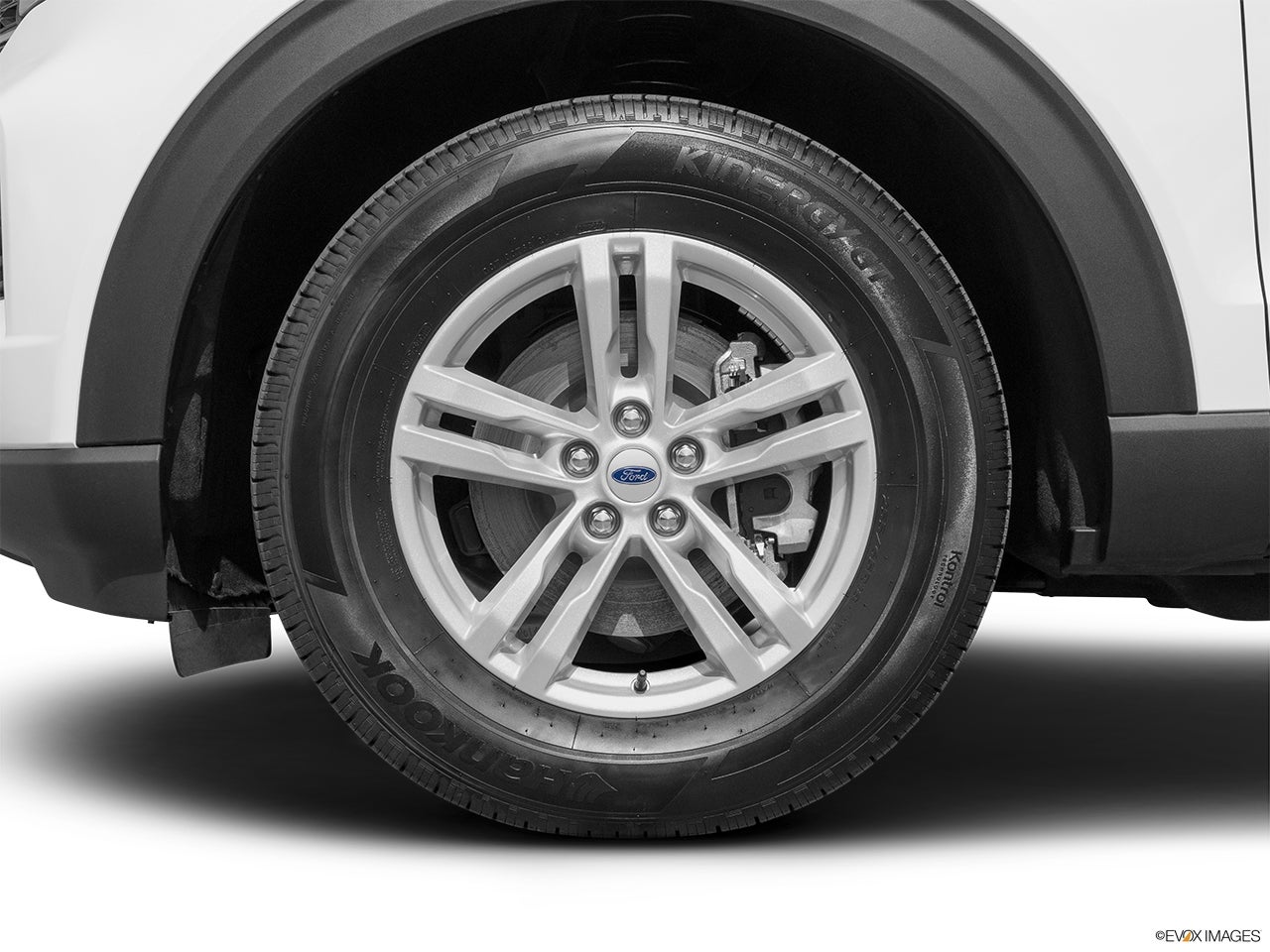 2024 Ford Explorer photo