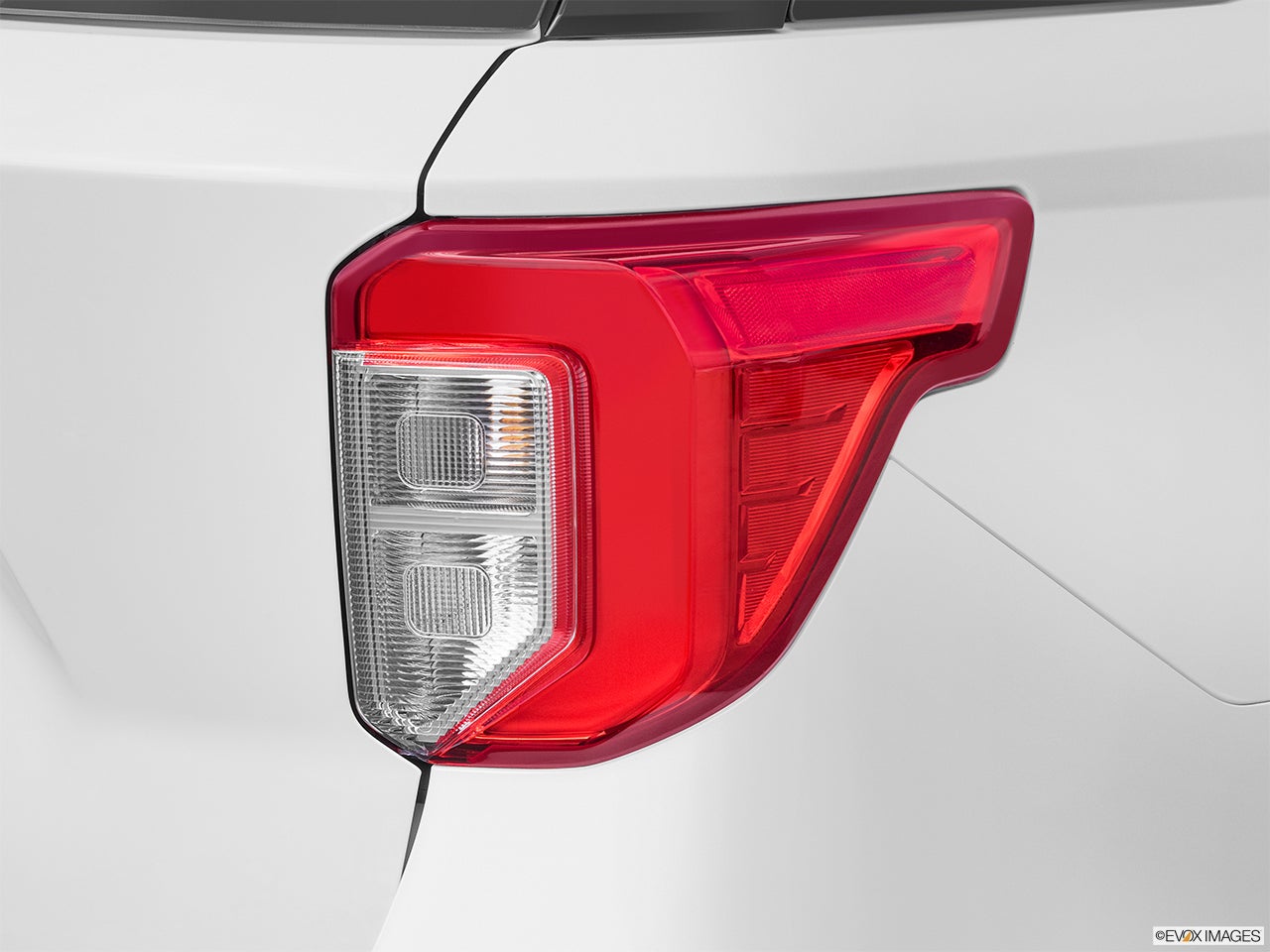 2024 Ford Explorer photo