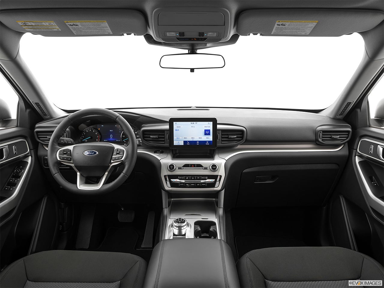 2024 Ford Explorer photo