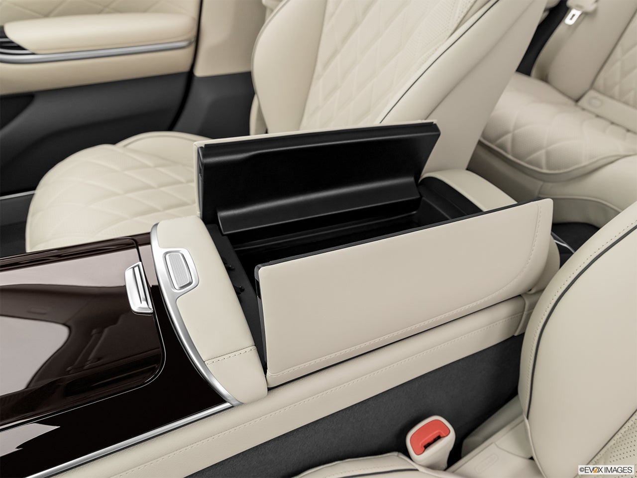2025 Mercedes-Benz S-Class photo