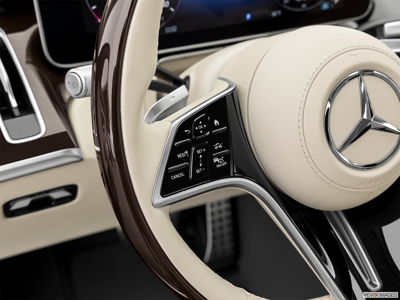 2025 Mercedes-Benz S-Class photo