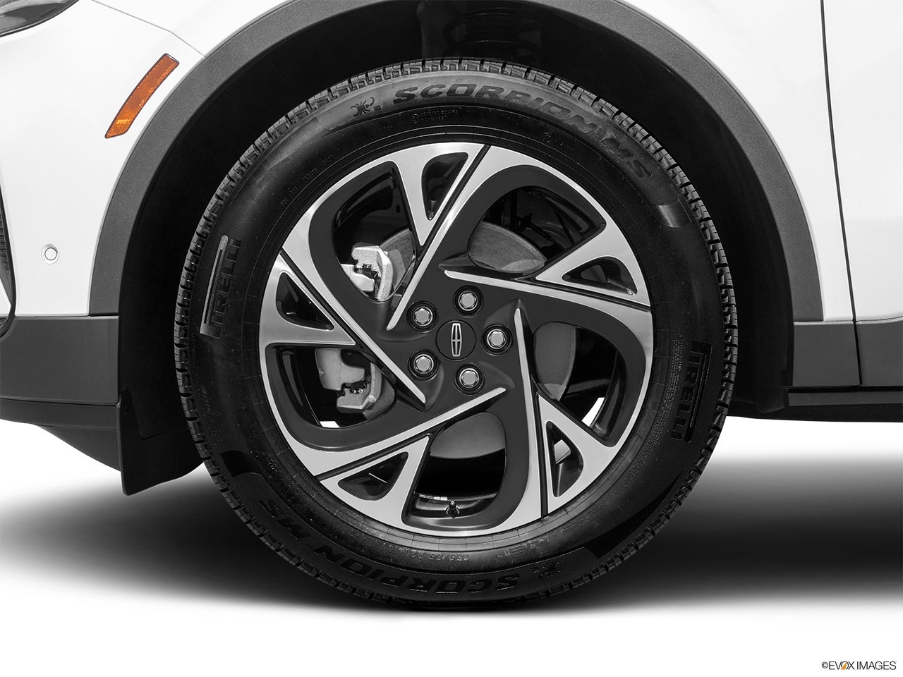 2025 Lincoln Nautilus photo