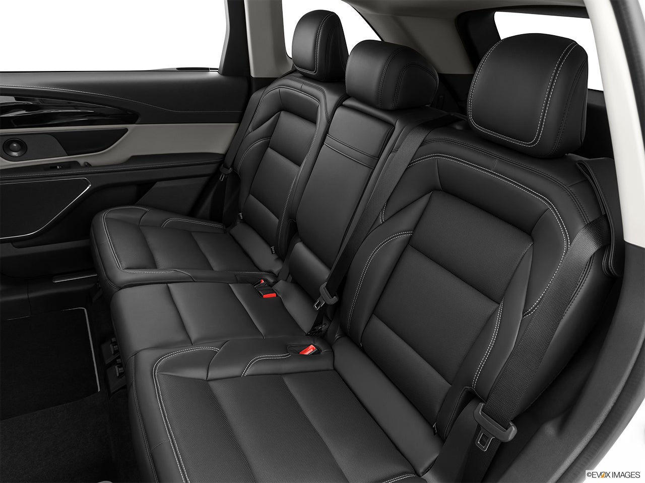 2025 Lincoln Nautilus photo