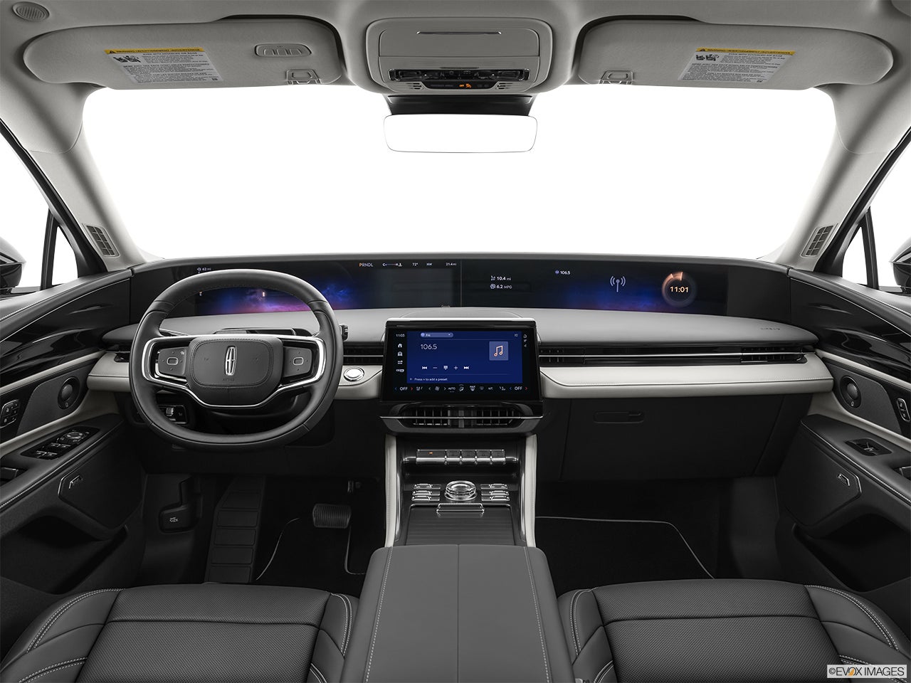 2025 Lincoln Nautilus photo