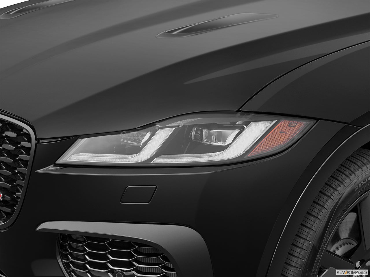 2024 Jaguar F-PACE photo