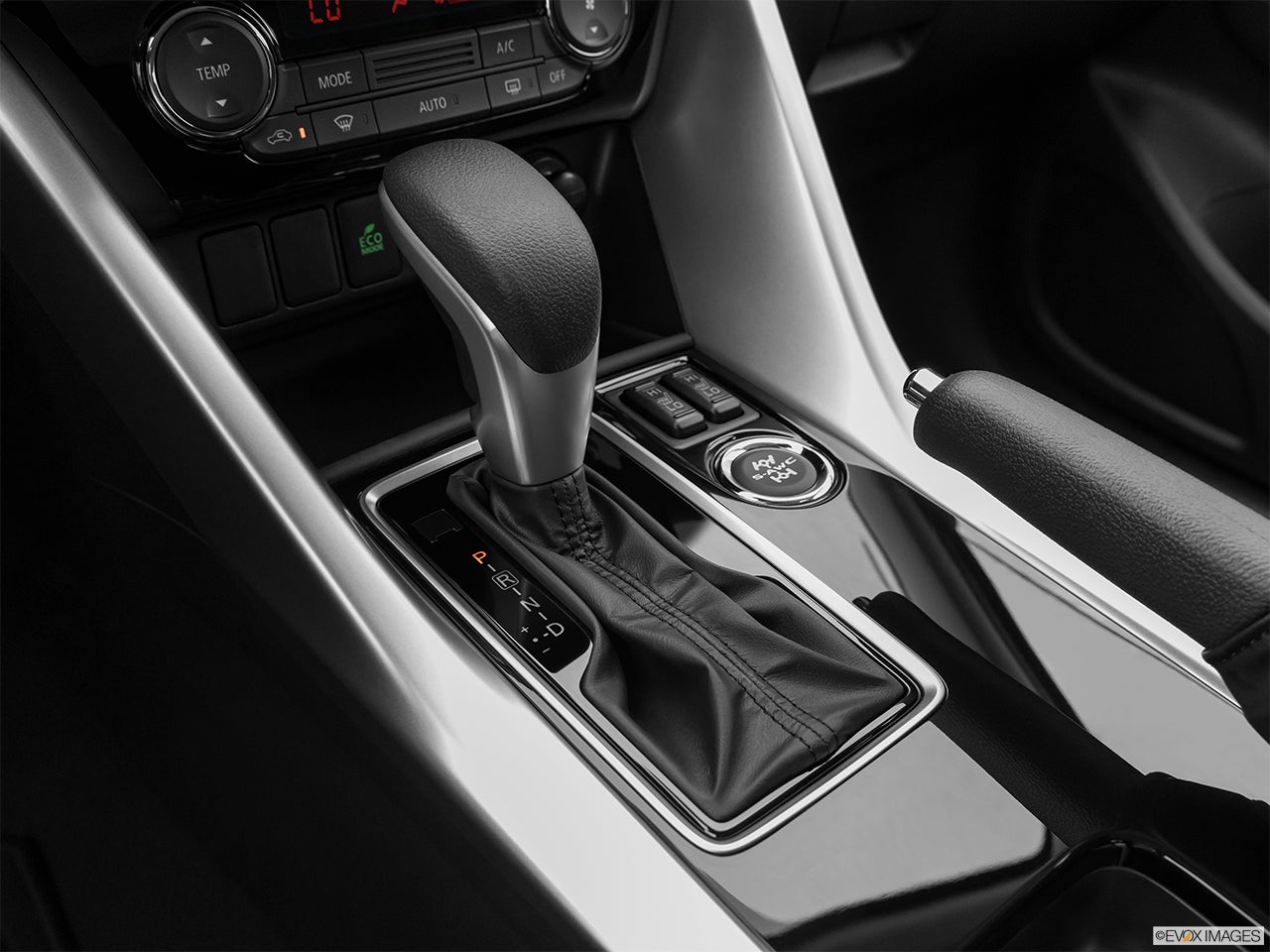 2024 Mitsubishi Eclipse Cross photo