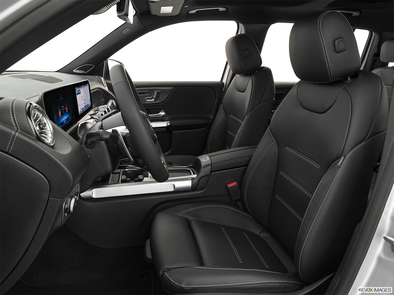 2025 Mercedes-Benz GLB photo