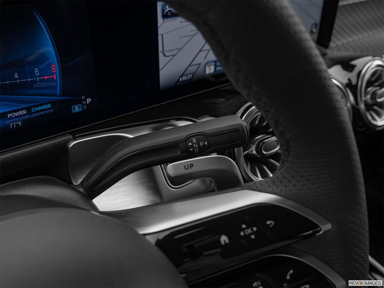 2025 Mercedes-Benz GLB photo