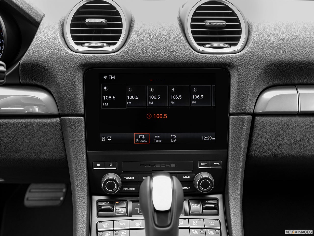 2025 Porsche 718 Boxster photo