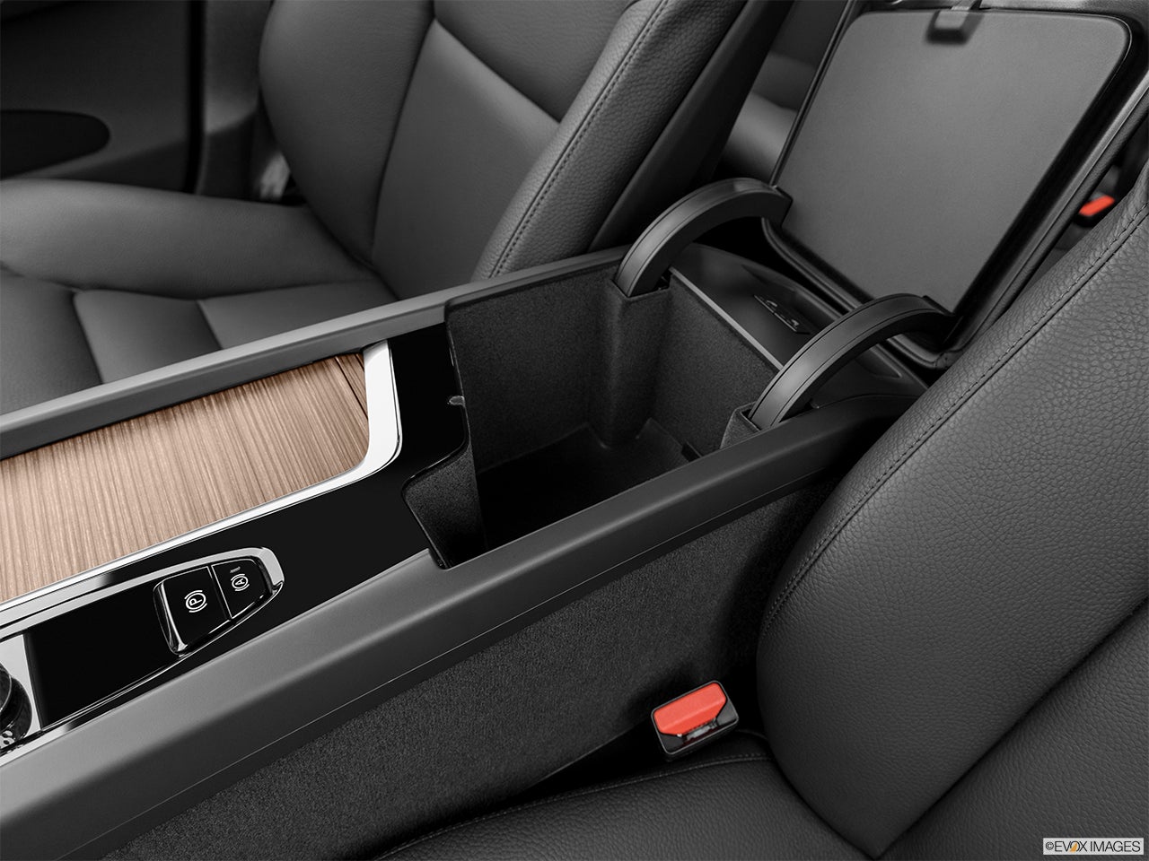 2024 Volvo XC60 photo