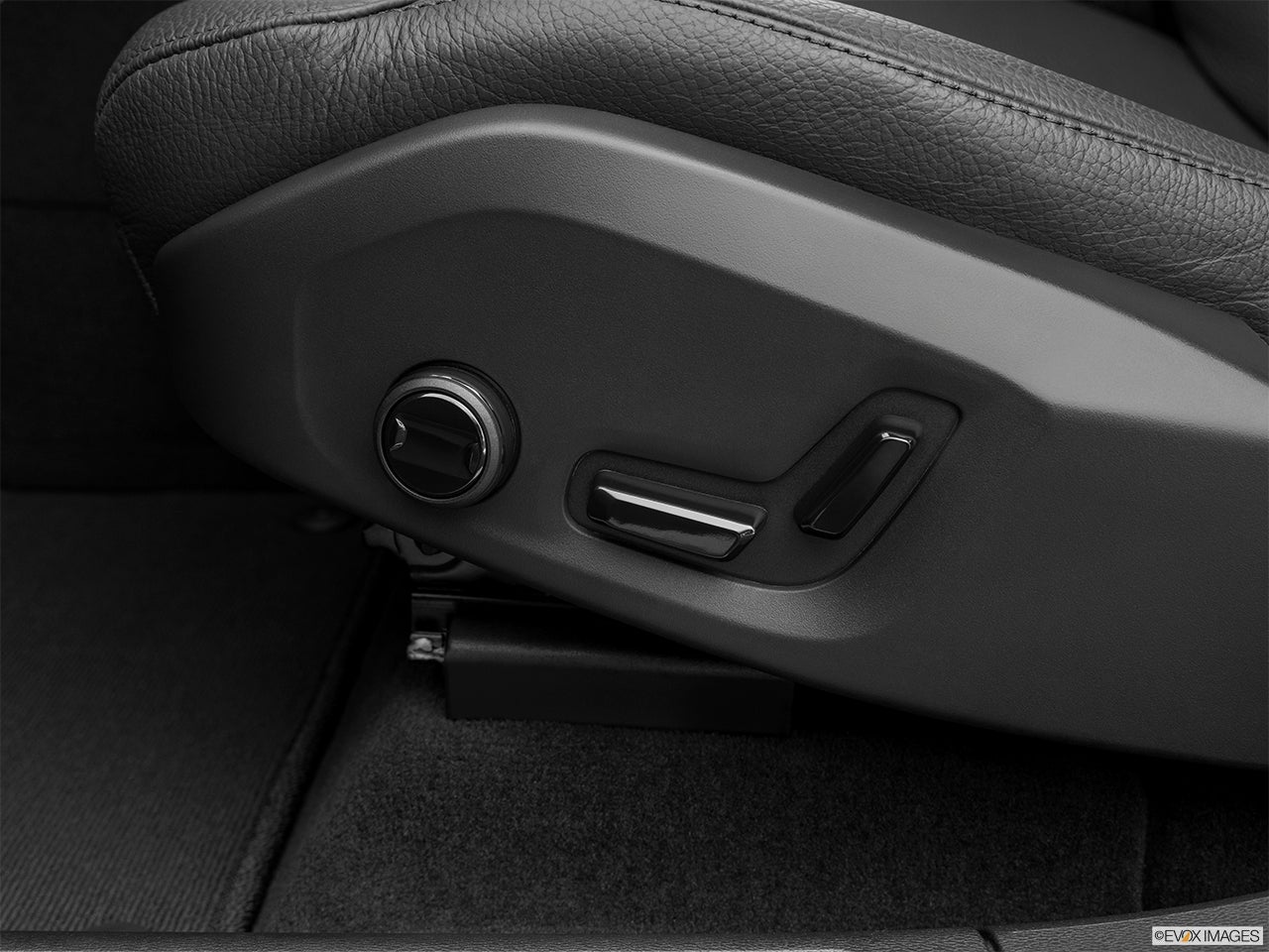 2024 Volvo XC60 photo
