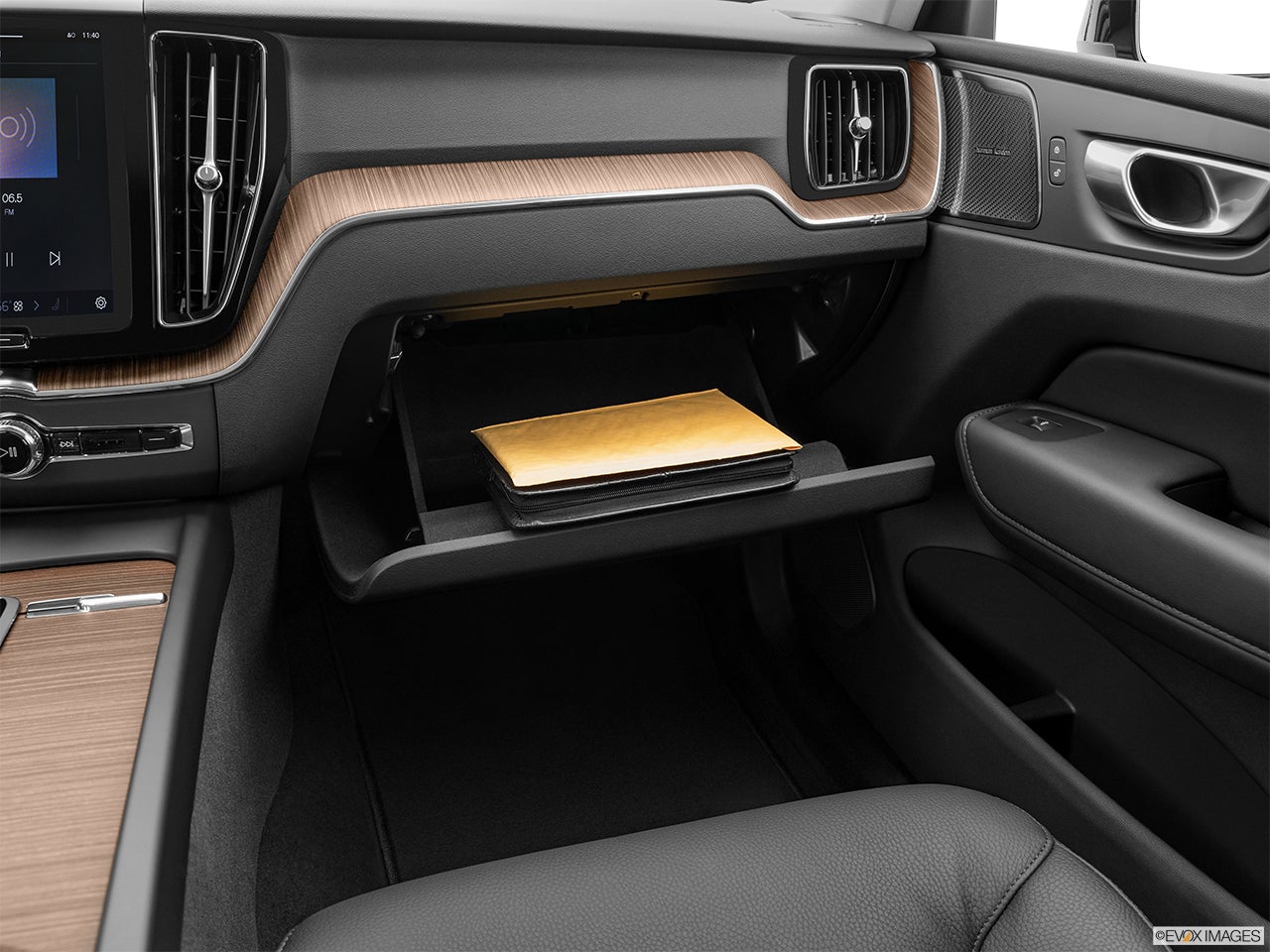2024 Volvo XC60 photo