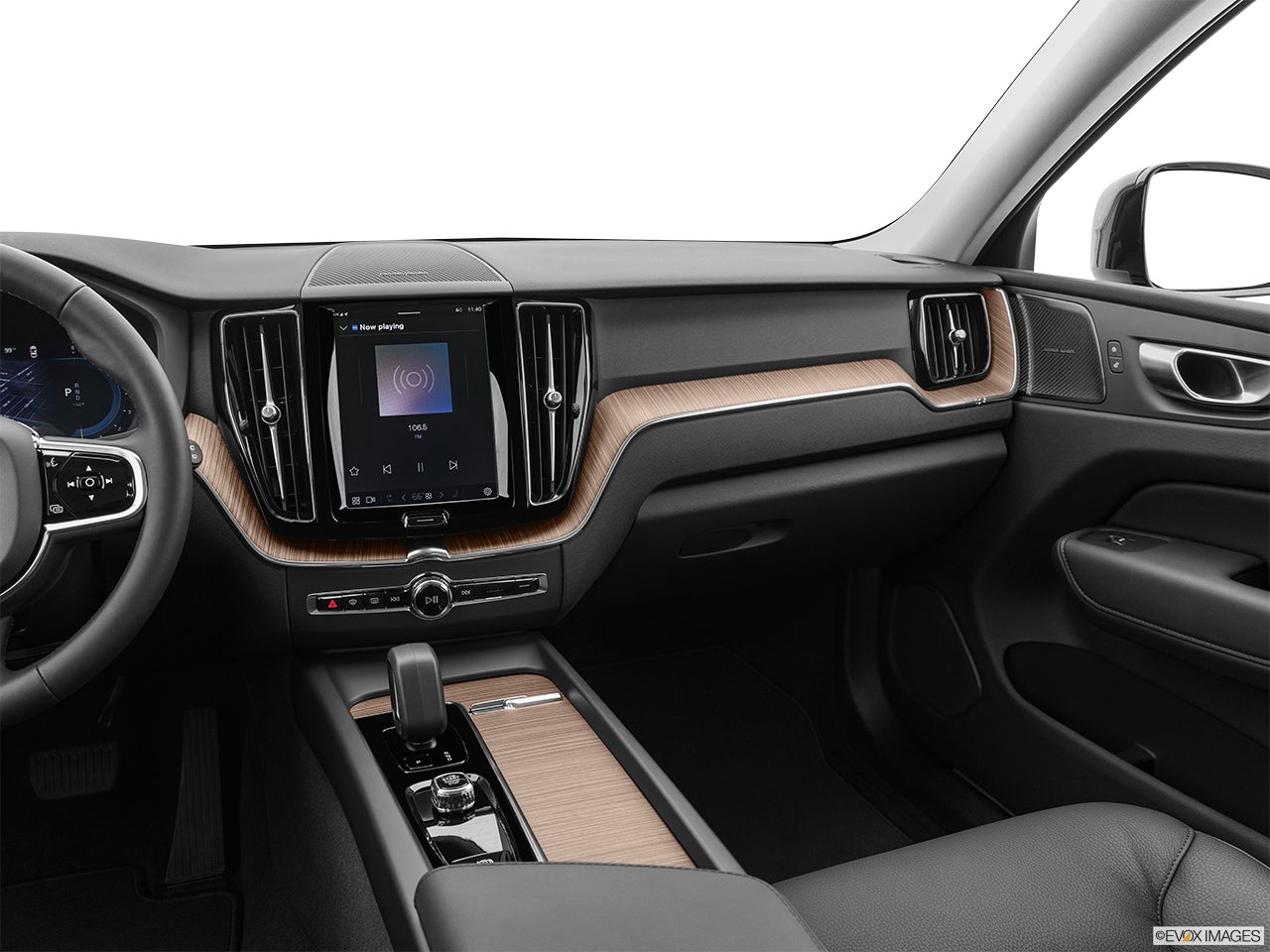 2024 Volvo XC60 photo
