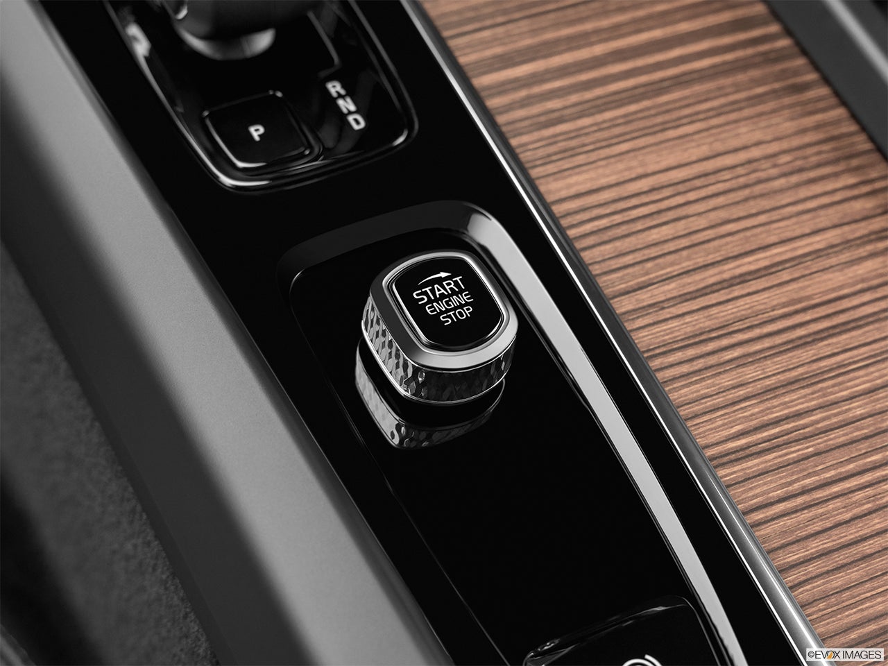 2024 Volvo XC60 photo