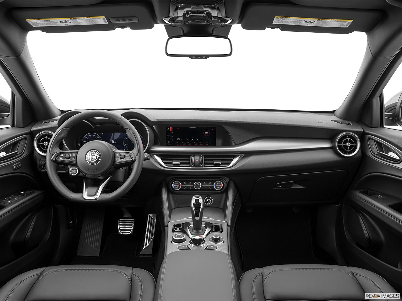 2024 Alfa Romeo Stelvio photo