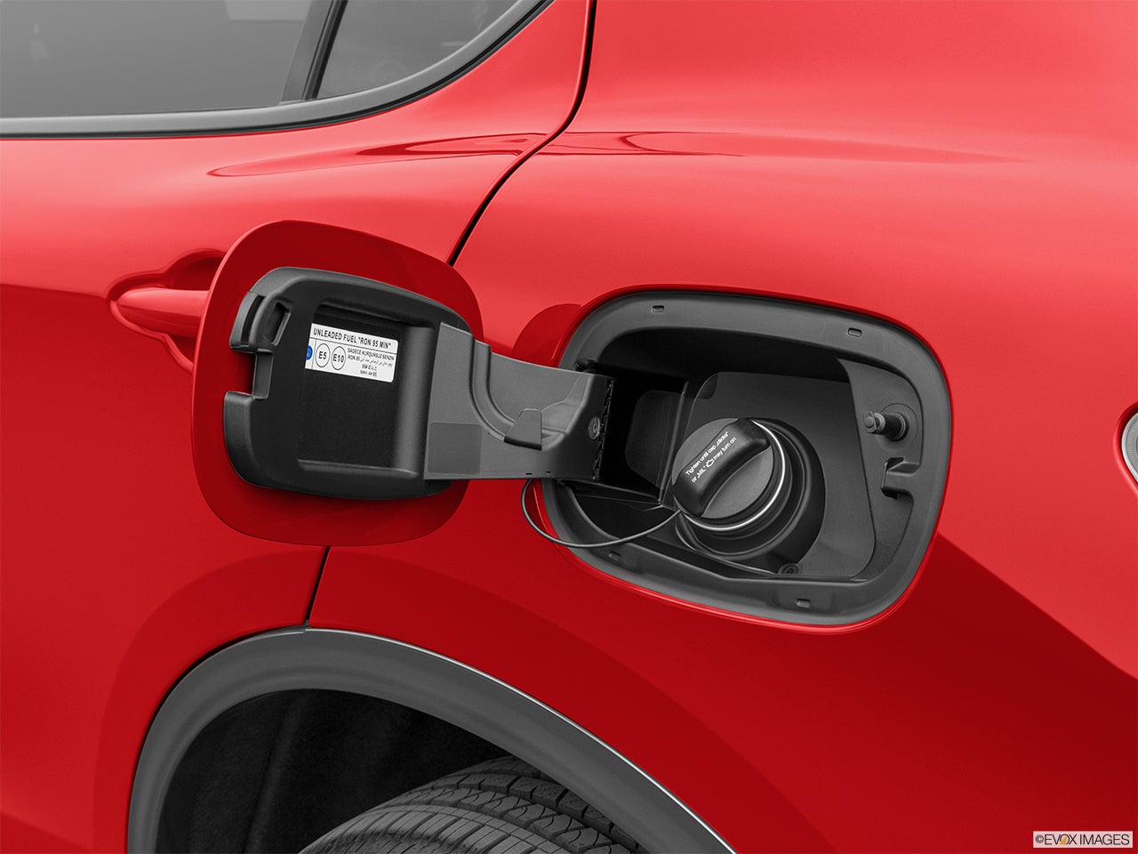 2024 Alfa Romeo Stelvio photo