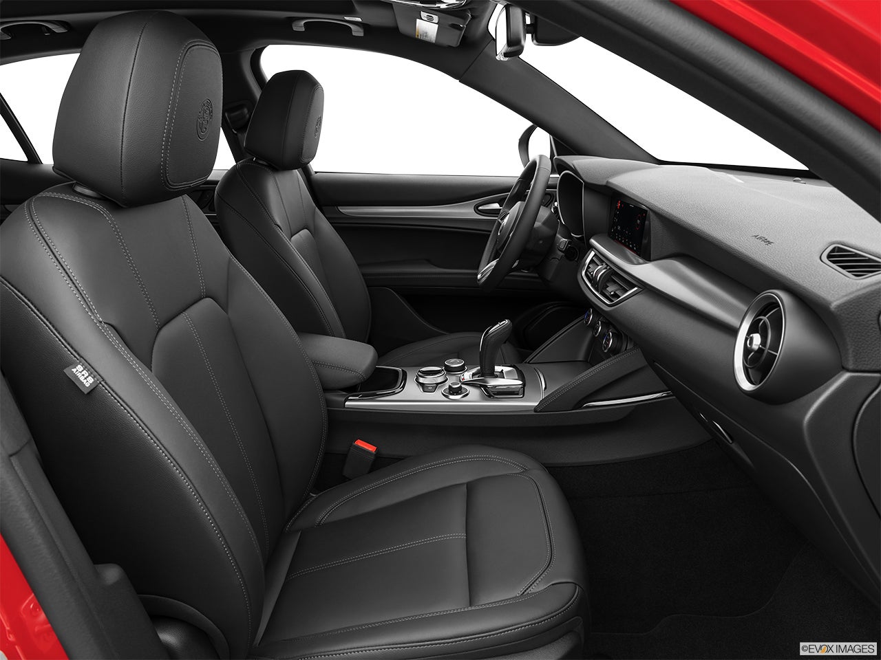 2024 Alfa Romeo Stelvio photo