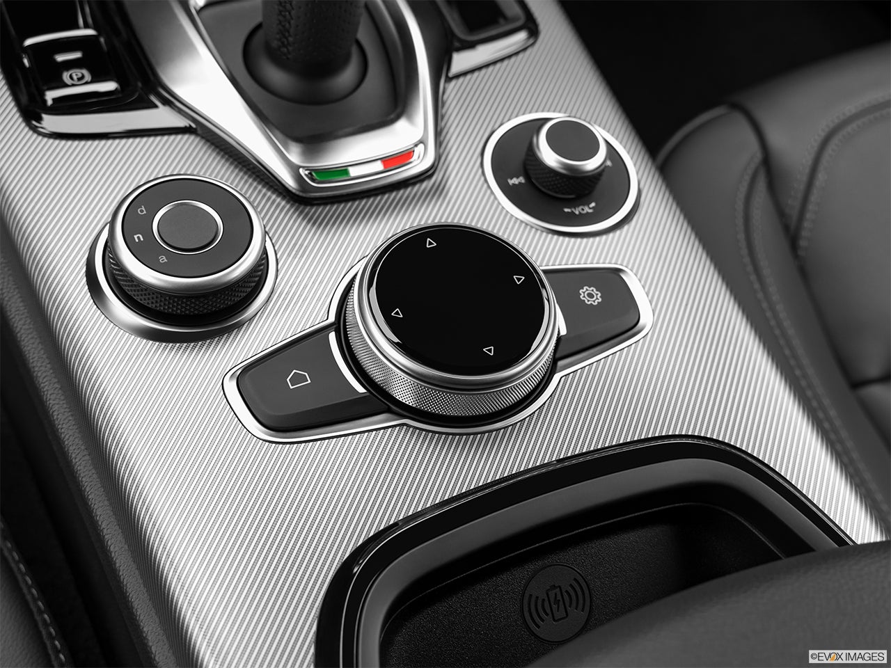 2024 Alfa Romeo Stelvio photo
