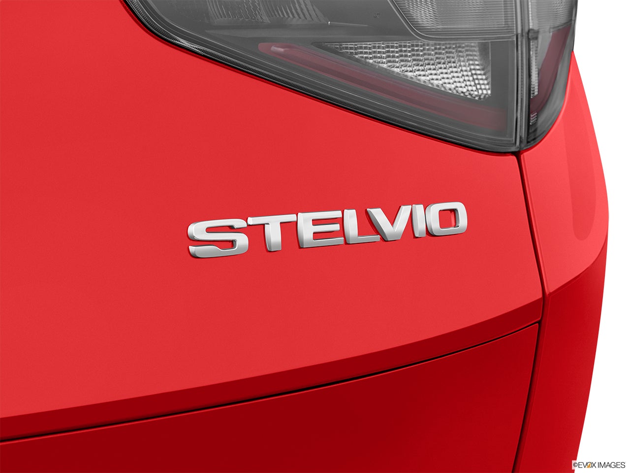 2024 Alfa Romeo Stelvio photo